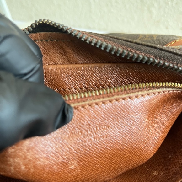 Louis Vuitton vintage Monogram Brown Messenger Bag - Picture 2 of 14